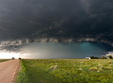 26.05.2017 Massive und Tornado bewarnte HP- Superzelle mit fetter Struktur und Intensivem Core, Südöstlich von Last Chance, Colorado.
